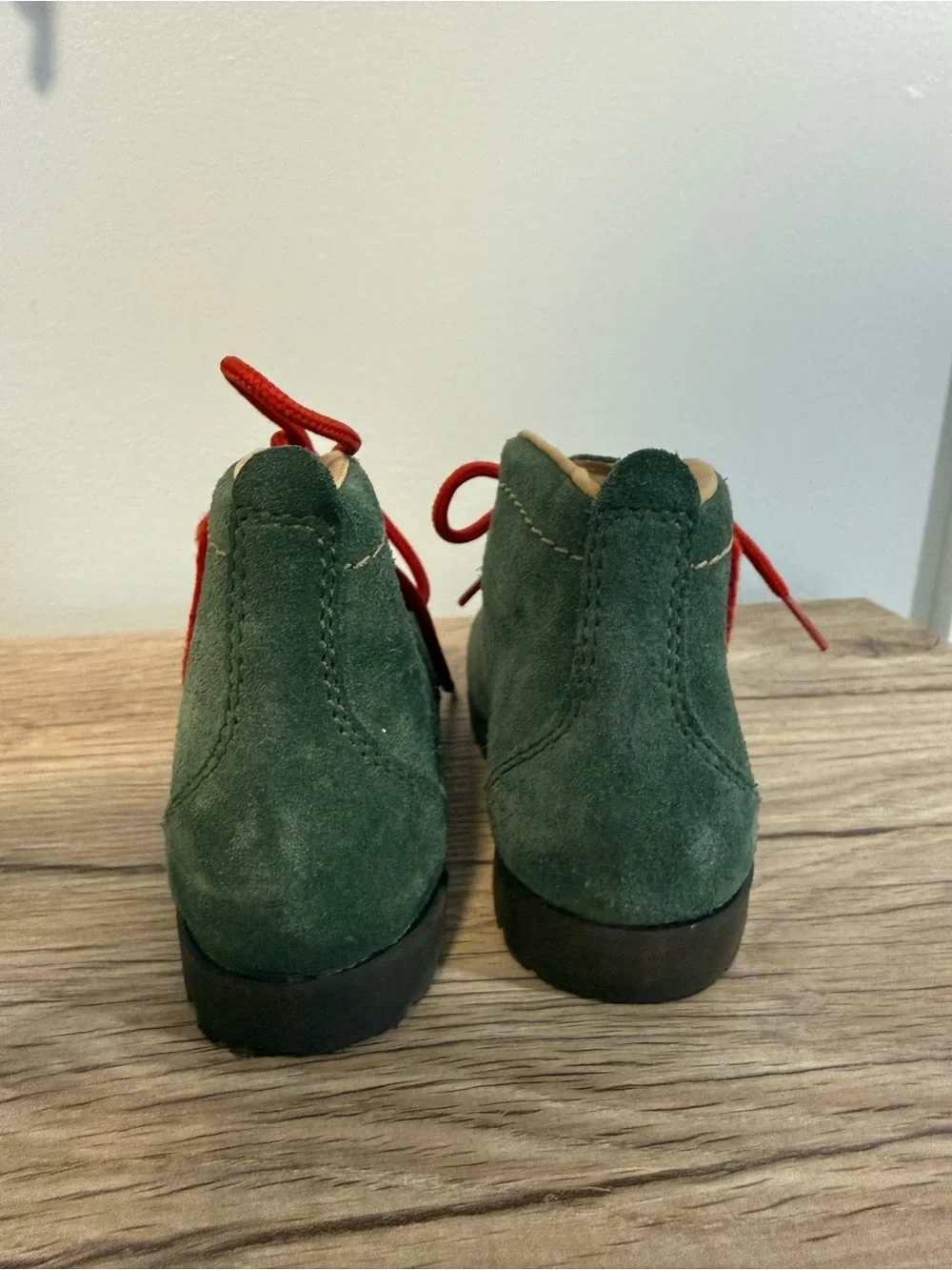 Vero Cuoio Green Suede Kids Boots with Red Laces